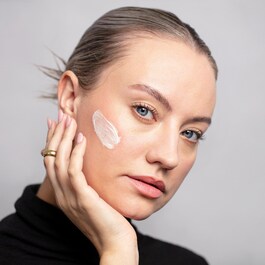Rejoice Light Facial Day Cream - Crema hidratanta pentru fata