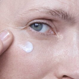 Advanced Génifique Yeux - Crema contur ochi pentru stralucire