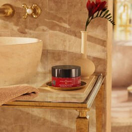The Ritual of Ayurveda Body Scrub - Exfoliant pentru corp