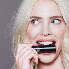 Tinted Blur Stick - Baton pigmentat pentru fata
