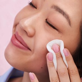 Rose Facial Toner - Loțiune hidratantă și tonifiantă cu trandafir 