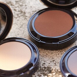 Double Wear Stay-In-Place Matte Powder Foundation - Fond de ten compact