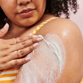 KP Bump Eraser Body Scrub with 10% AHA - Exfoliant pentru corp