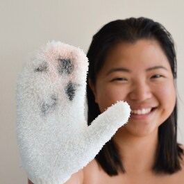 Fluffy Moufle - Manusa ultra-moale, demachiere si curatare