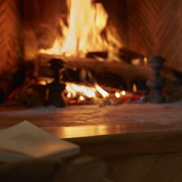 Replica By the Fireplace - Lumanare parfumata