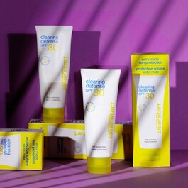 Clearing Defense SPF30 Mattifying Moisturizer - Crema hidratanta ultra-lejera