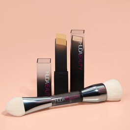 Build & Buff Foundation Brush - Pensula pentru ten