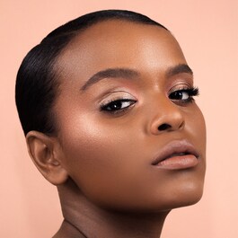 Bloom Highlighting Blush - Fard de obraz iluminator