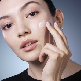 Génifique - Crema cu actiune multipla anti-imbatranire