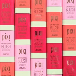 On-the-Glow Blush - Baton hidratant pentru luminozitate