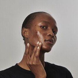 Solutie pentru controlul excesului de sebum cu 20% niacinamide - Ser pentru fata