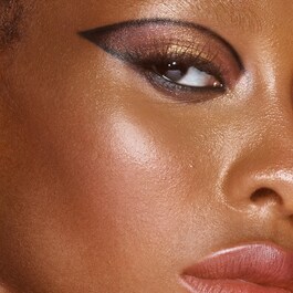 Empowered - Gloss iluminator pentru ten