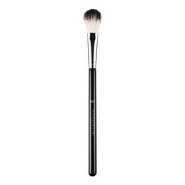 phenomenon Addict how to use Large Highlighter Diffuser Brush #A23 - Pensula iluminator ❘ ANASTASIA  BEVERLY HILLS ≡ SEPHORA