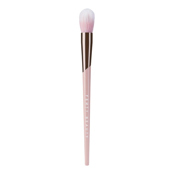 Precision Highlighter Brush - Pensula pentru iluminator, Fenty Beauty