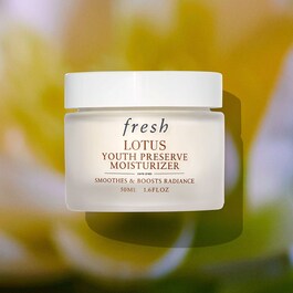 Lotus Moisturizer - Crema de zi anti-imbatranire cu lotus si vitamina E