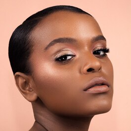 Bloom Highlighting Blush - Fard de obraz iluminator