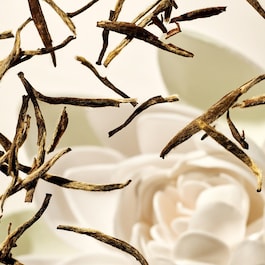 The Ritual Of Karma Softening Body Scrub - Exfoliant pentru corp