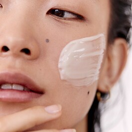 Rose Sleeping Mask - Masca de noapte hidratanta cu trandafir si acid hialuronic