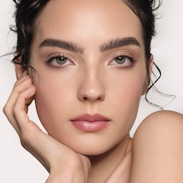 Impeccable 24HR Blurring Matte Setting Spray - Spray de fixare 