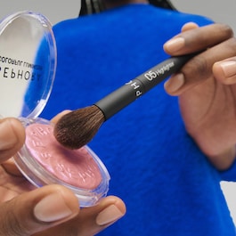 Pensula pentru iluminator - Aplicare intuitiva, finisaj perfect