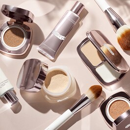 The Foundation Brush - Pensula pentru aplicarea fondului de ten