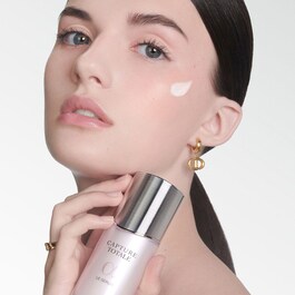Capture Totale Le Sérum - Serum anti-imbatranire pentru fermitate si umplere