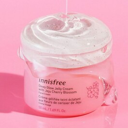 Crema pentru luminozitate cu flori de cires Jeju