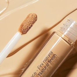 High Coverage Concealer Natural Finish - Anticearcan cu acoperire mare