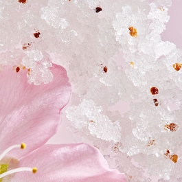The Ritual of Sakura Body Scrub - Exfoliant pentru corp