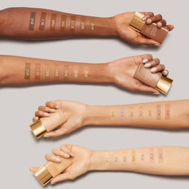 Double Wear - Fond de ten cu efect natural SPF 20