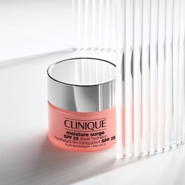 Moisture Surge™ SPF 25 Sheer Hydrator - Crema hidratanta