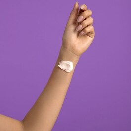 Glow Figure Body Moisture Whip - Crema hidratanta pentru corp