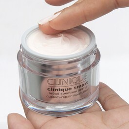 Clinique Smart SPF 15 - Custom-Repair Moisturizer SPF 15