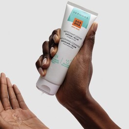 Smoothing Cleanser Exfoliate + Glow - Gel de curatare pentru fata