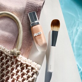 The Foundation Brush - Pensula pentru aplicarea fondului de ten
