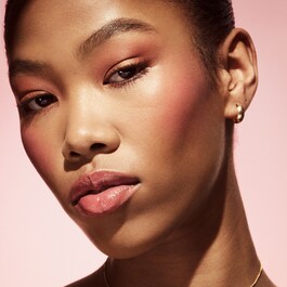 Cheeks Out Freestyle Cream Blush - Fard de obraz cremos