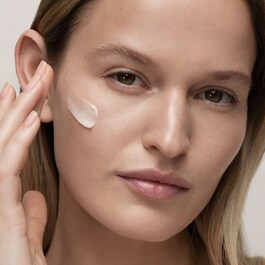 Black Tea Instant Perfecting Mask - Masca cu ceai negru pentru suplete