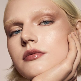 Gloss Bomb Universal Lip Luminizer - Gloss iluminator pentru buze