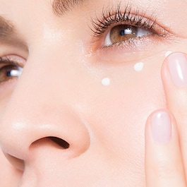 Total Eye Lift - Crema regeneranta pentru conturul ochilor